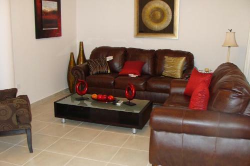 Polyxenia Isaak Luxury Villas And Apartments
