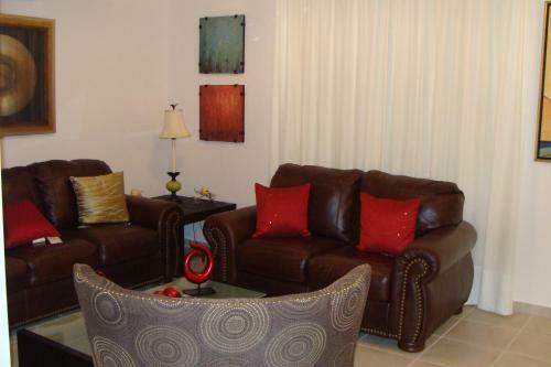 Polyxenia Isaak Luxury Villas And Apartments