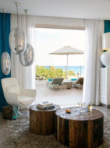 Louis Althea Kalamies Luxury Villas