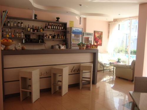 Rose Garden Hotel