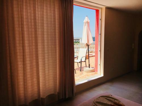 Rose Garden Hotel