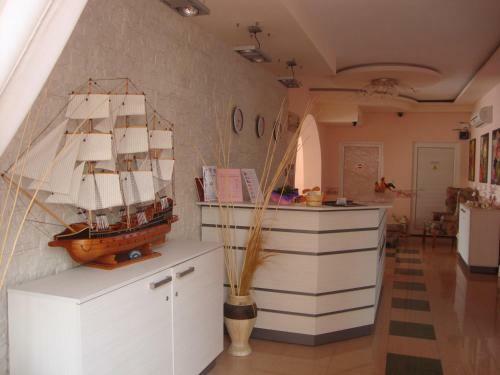 Rose Garden Hotel