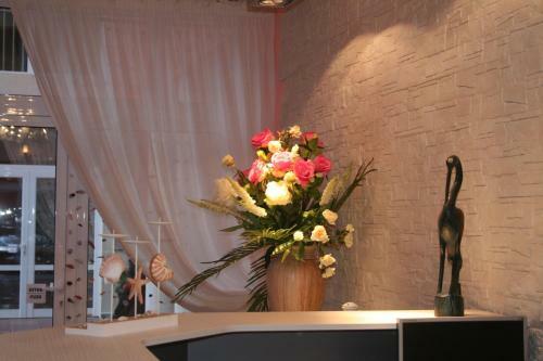 Rose Garden Hotel