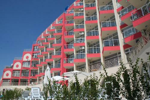 Rose Garden Hotel