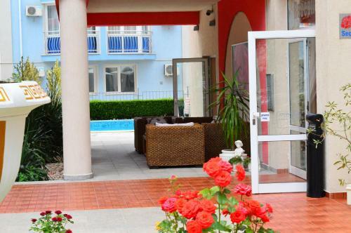 Rose Garden Hotel