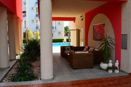Rose Garden Hotel