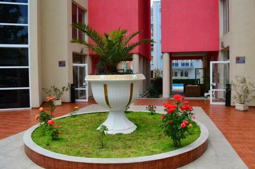 Rose Garden Hotel