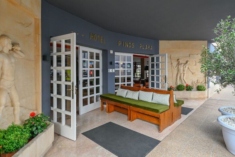 Pinos Playa Hotel