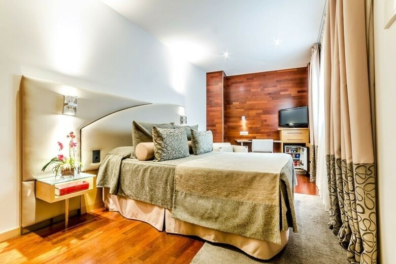 Hotel Sansi Diputacio