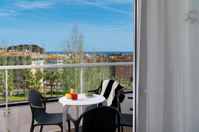 Aparthotel Costa Encantada