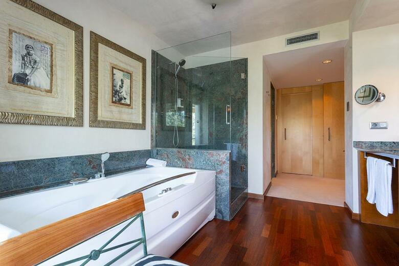 Suites Del Mar Fenals