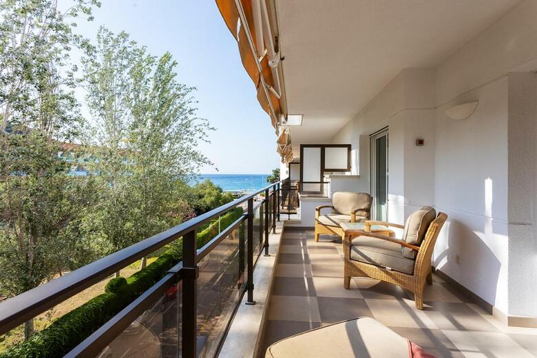 Suites Del Mar Fenals