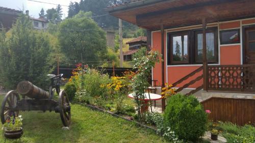 Hostal Mechta Guest House
