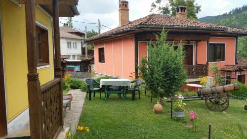 Hostal Mechta Guest House