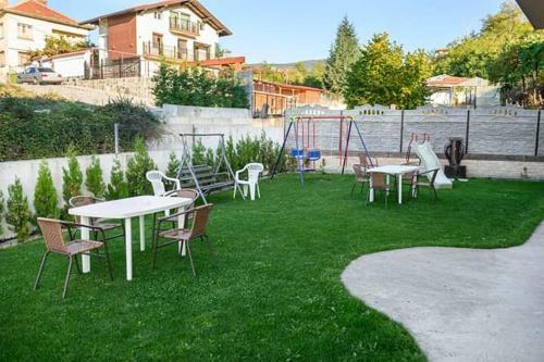 Hostal Guest House Tedi