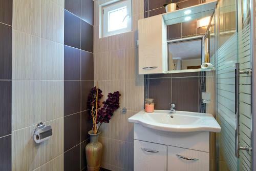 Hostal Atavel Guest House
