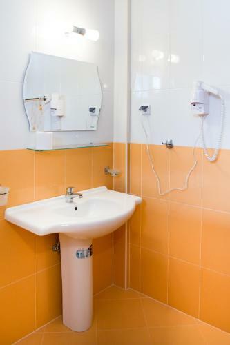 Hostal Atavel Guest House