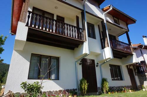 Hostal House Elena
