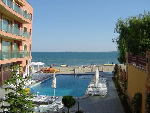 Sunny Bay Aparthotel