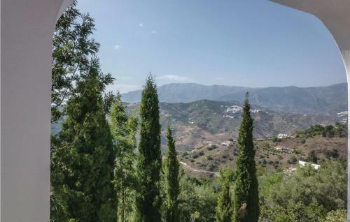 Six-bedroom Holiday Home In Sayalonga