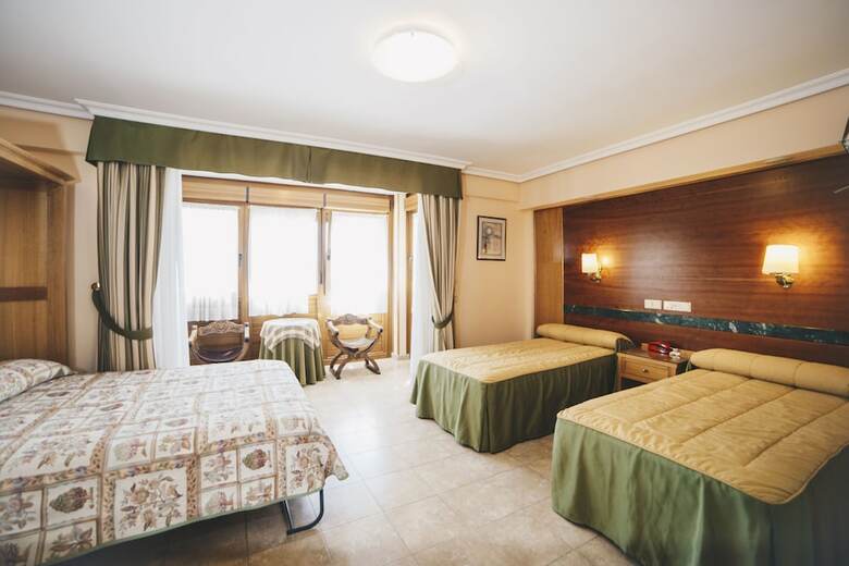 Hostal Gavilanes II