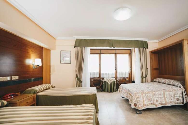 Hostal Gavilanes II