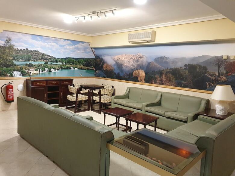 Hostal Gavilanes II