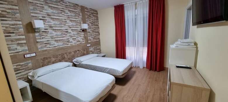 Hostal Gavilanes II