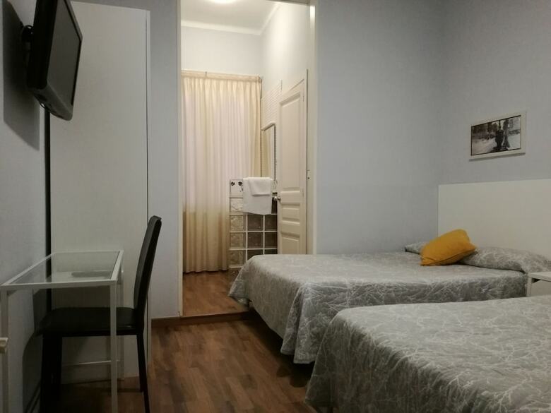 Hostal Lesseps