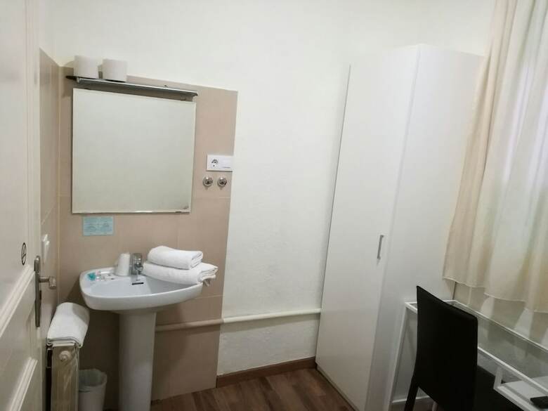 Hostal Lesseps