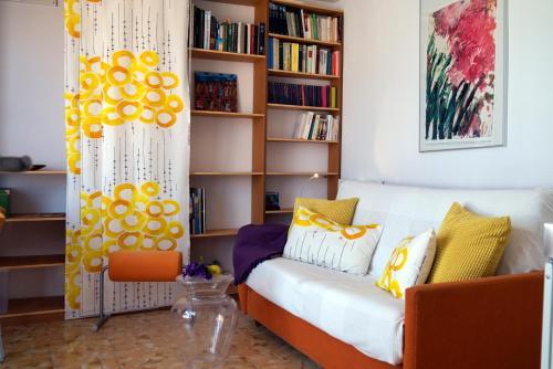 Olivia Apartment