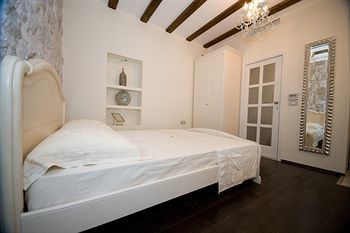 Residencia Roko House