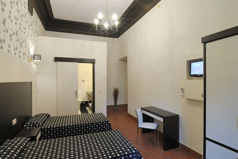 Hostal Alhambra Suites