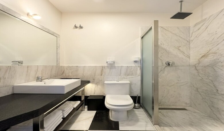 Hostal Alhambra Suites
