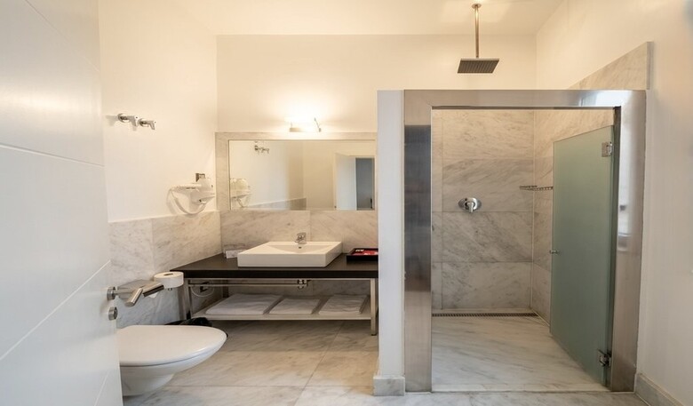 Hostal Alhambra Suites