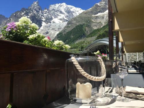 Shatush Hotel
