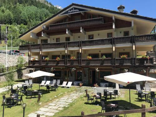 Shatush Hotel