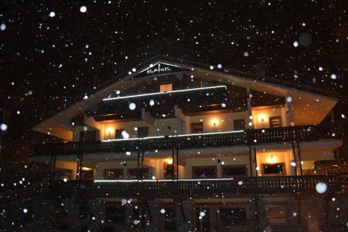Shatush Hotel