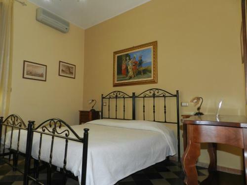 Hostal A Due Passi Dal Duomo B&B