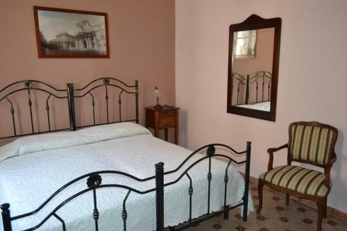 Hostal A Due Passi Dal Duomo B&B