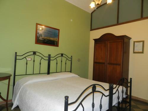Hostal A Due Passi Dal Duomo B&B