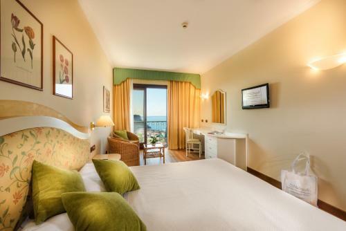 Hotel Madrigale - The Panoramic Resort