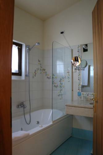 Hotel Madrigale - The Panoramic Resort