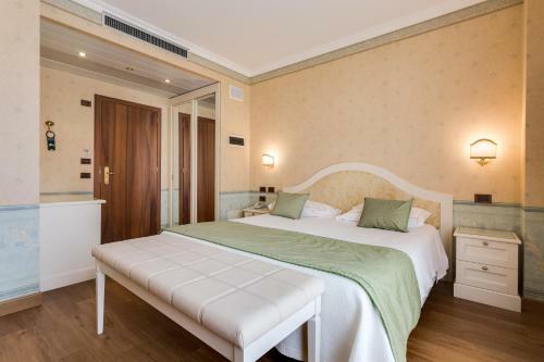 Hotel Madrigale - The Panoramic Resort