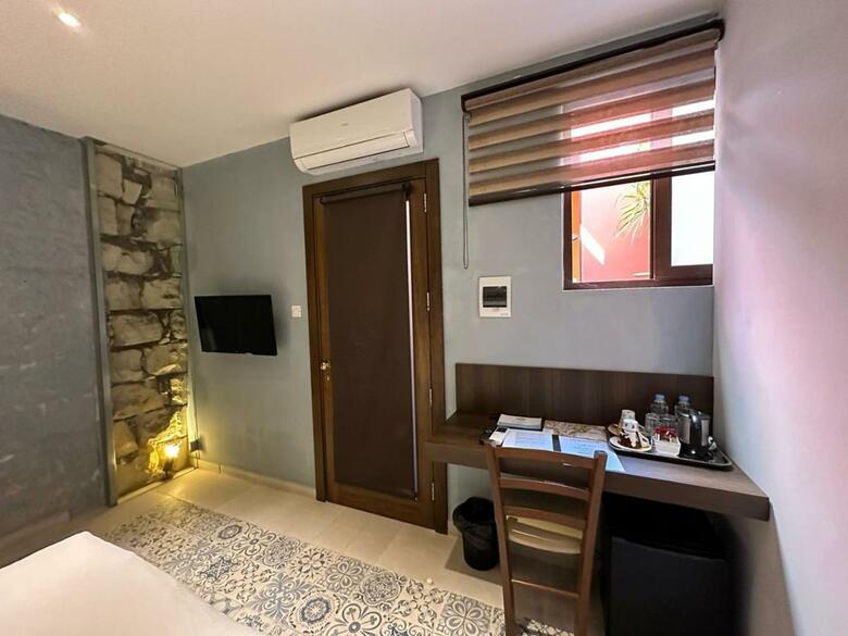Hostal My Travel House