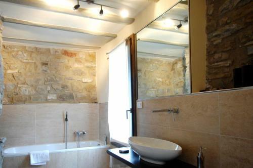 Aparthotel Borgo Pianello Holiday Homes And Winery