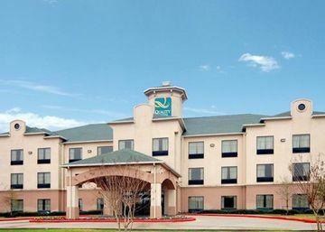 Hotel *quality Suites*