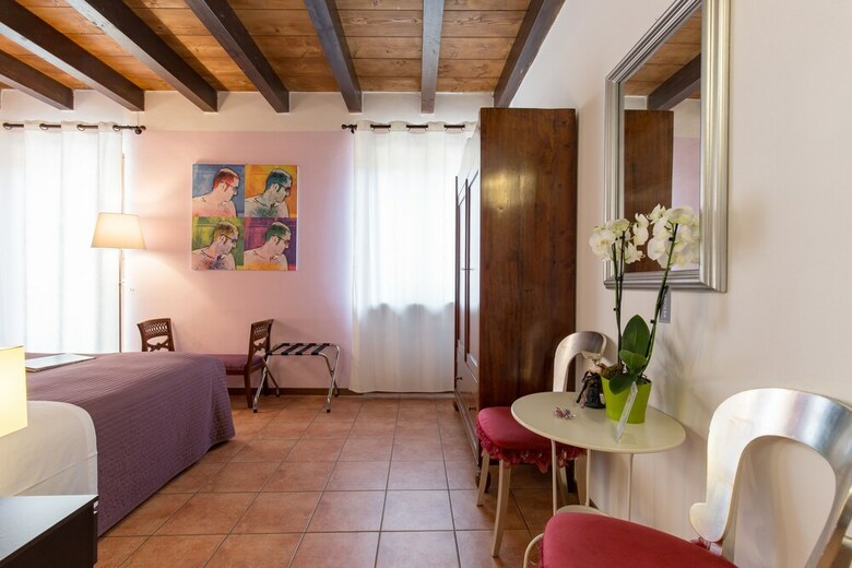Bed & Breakfast Veronetta House