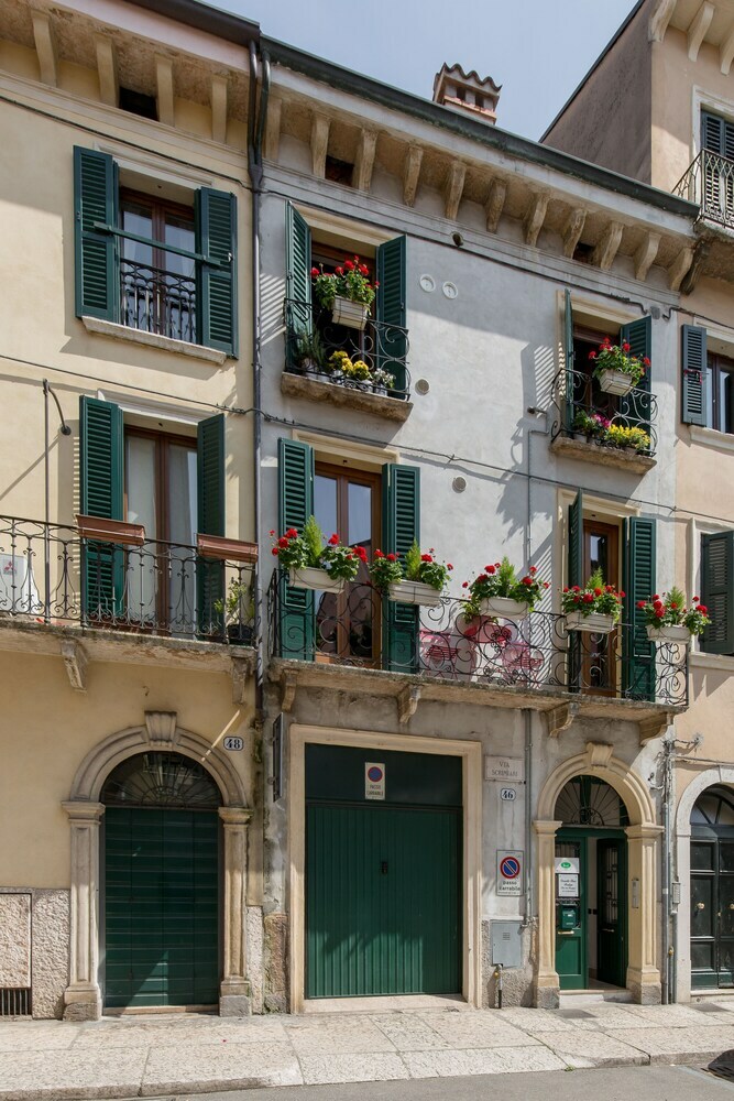 Bed & Breakfast Veronetta House