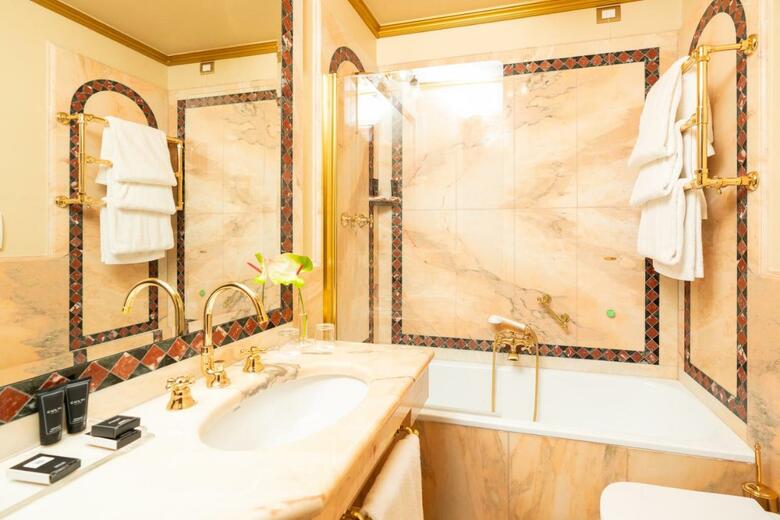 Due Torri Hotel